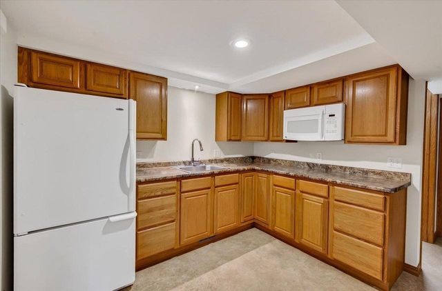 200 Dentaria Drive, Cottage Grove, WI 53527