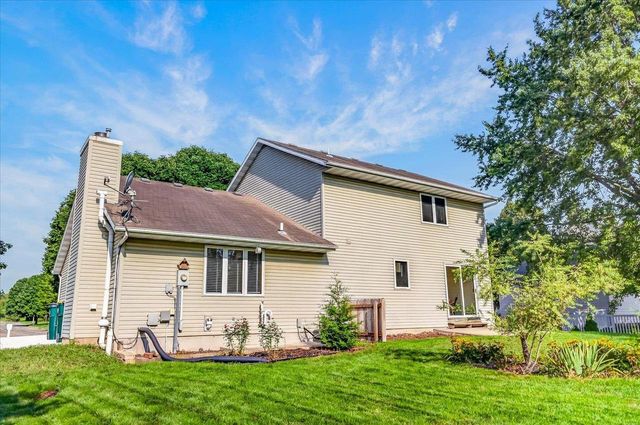 200 Dentaria Drive, Cottage Grove, WI 53527