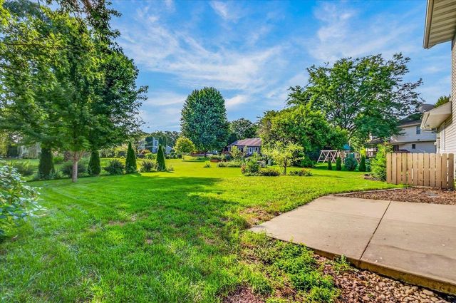 200 Dentaria Drive, Cottage Grove, WI 53527