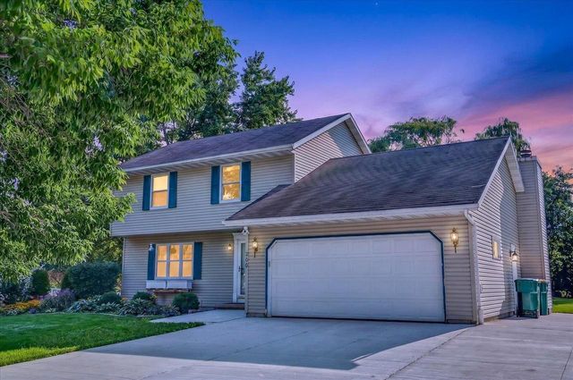 200 Dentaria Drive, Cottage Grove, WI 53527