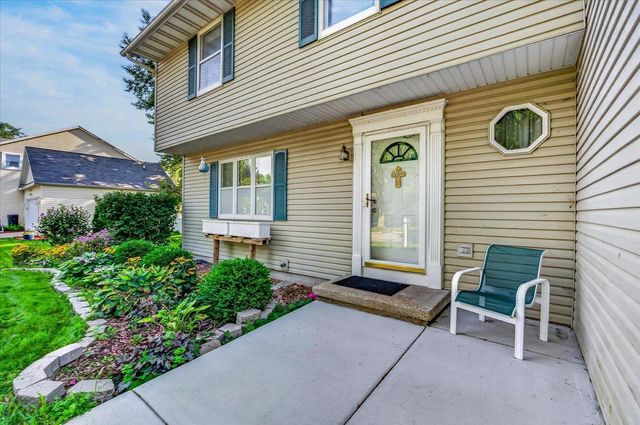 200 Dentaria Drive, Cottage Grove, WI 53527