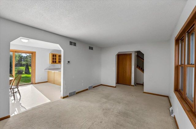 200 Dentaria Drive, Cottage Grove, WI 53527