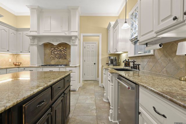 10733 Carol Lynn Rd, Denham Springs, LA 70726