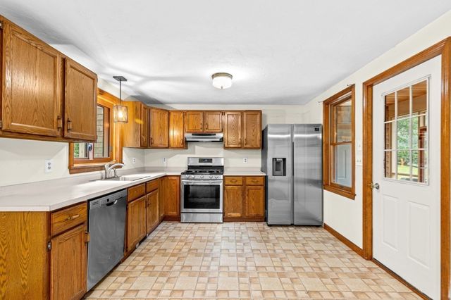 3 Autumn Way, Bourne, MA 02532