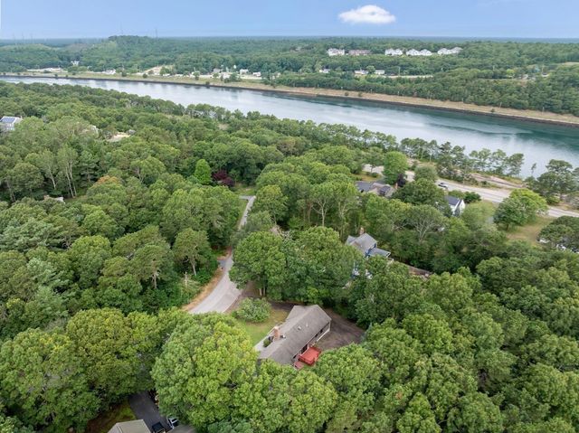 3 Autumn Way, Bourne, MA 02532