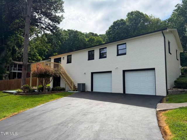 135 Kings Mountain Drive, Church Hill, TN 37642