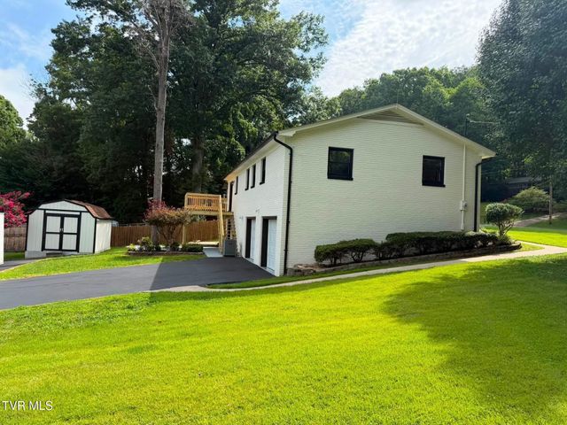 135 Kings Mountain Drive, Church Hill, TN 37642