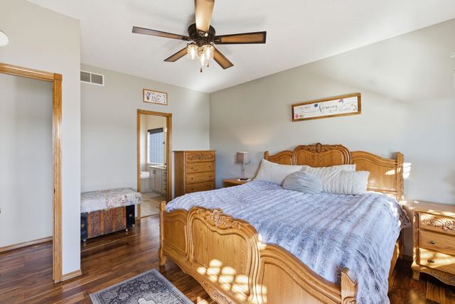 1332 N Lake Edge Cir, Goddard, KS 67052