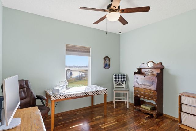 1332 N Lake Edge Cir, Goddard, KS 67052