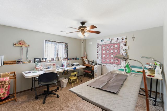 1332 N Lake Edge Cir, Goddard, KS 67052