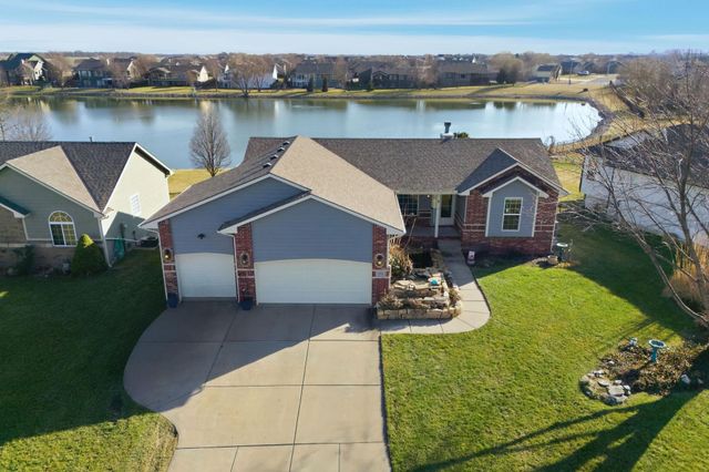 1332 N Lake Edge Cir, Goddard, KS 67052