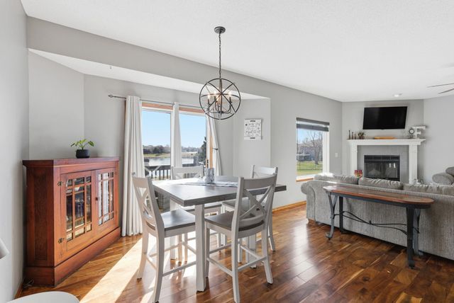 1332 N Lake Edge Cir, Goddard, KS 67052