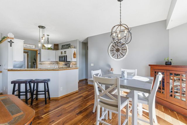 1332 N Lake Edge Cir, Goddard, KS 67052