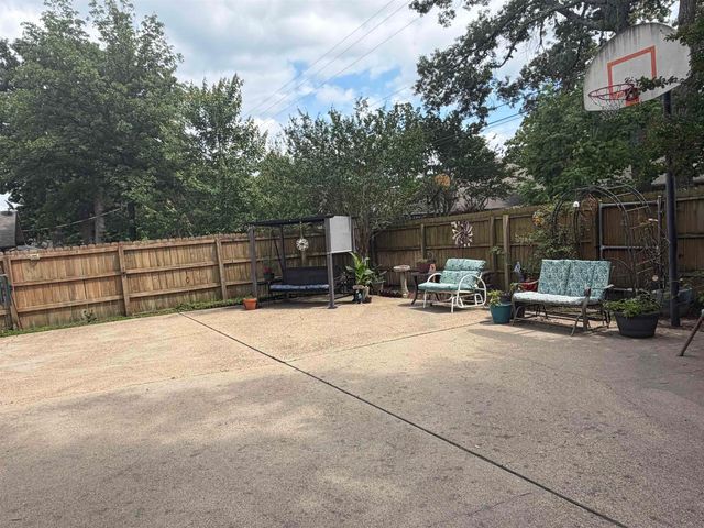 1208 Daffodil Lane, Longview, TX 75604