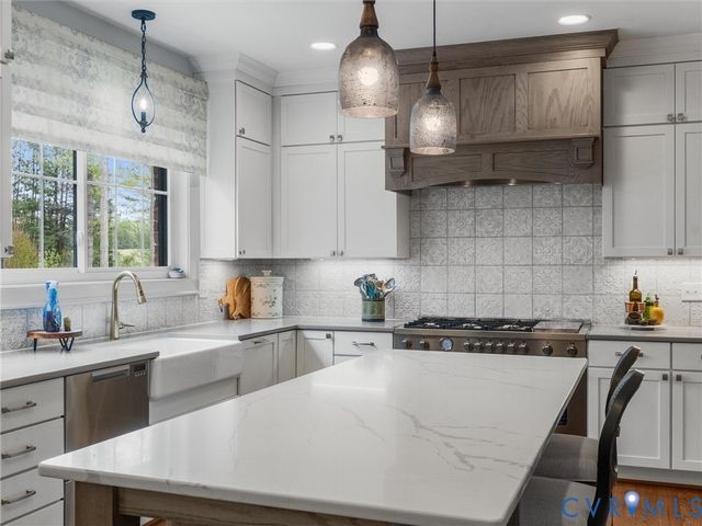 12522 Stagfield Rd, Ashland, VA 23005