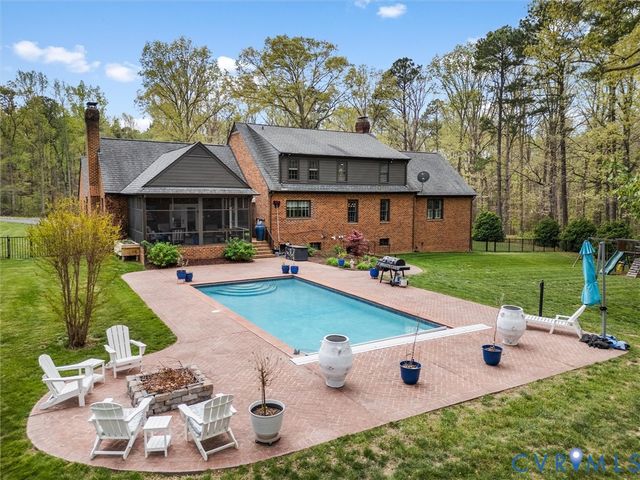 12522 Stagfield Rd, Ashland, VA 23005