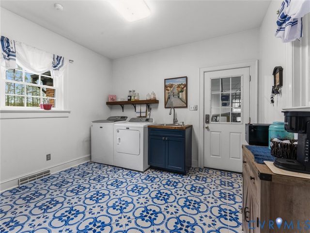 12522 Stagfield Rd, Ashland, VA 23005