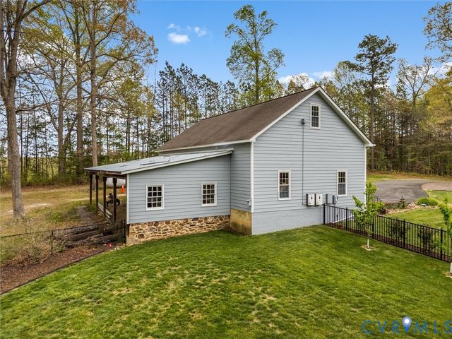 12522 Stagfield Rd, Ashland, VA 23005