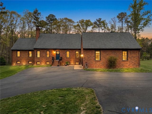 12522 Stagfield Rd, Ashland, VA 23005