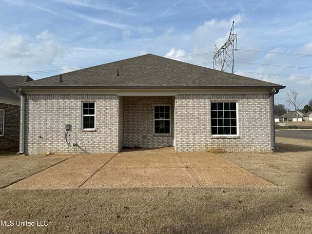 351 Country Garden Drive, Southaven, MS 38671