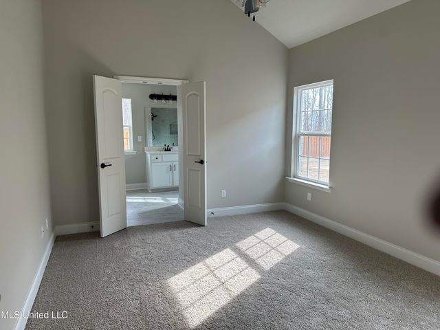 351 Country Garden Drive, Southaven, MS 38671