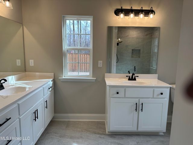 351 Country Garden Drive, Southaven, MS 38671