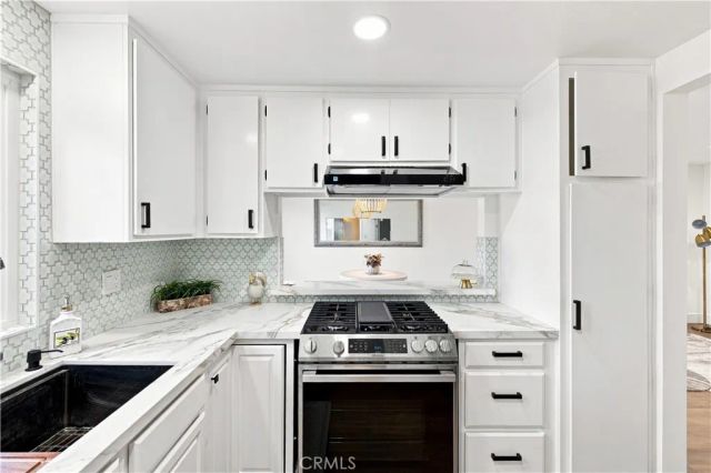 229 S Palm Avenue, Santa Paula, CA 93060