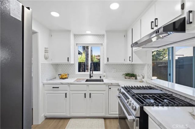 229 S Palm Avenue, Santa Paula, CA 93060