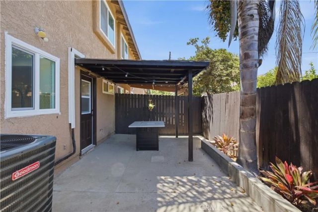 229 S Palm Avenue, Santa Paula, CA 93060