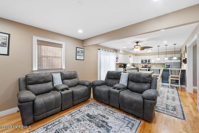 39 Cypress Road, Toms River, NJ 08753