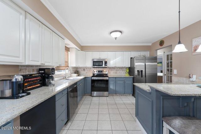 39 Cypress Road, Toms River, NJ 08753