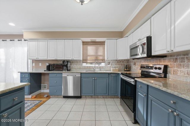 39 Cypress Road, Toms River, NJ 08753