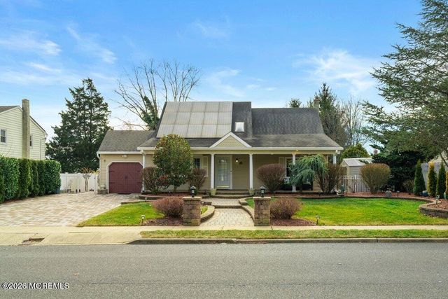 39 Cypress Road, Toms River, NJ 08753