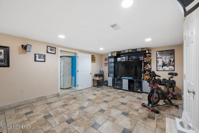 39 Cypress Road, Toms River, NJ 08753