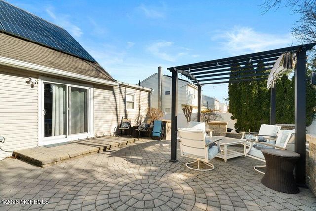 39 Cypress Road, Toms River, NJ 08753