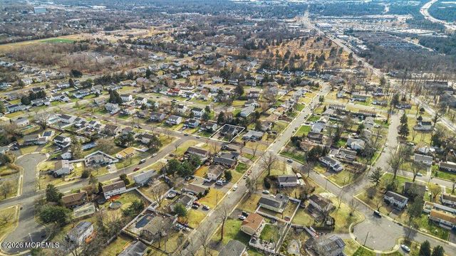 39 Cypress Road, Toms River, NJ 08753