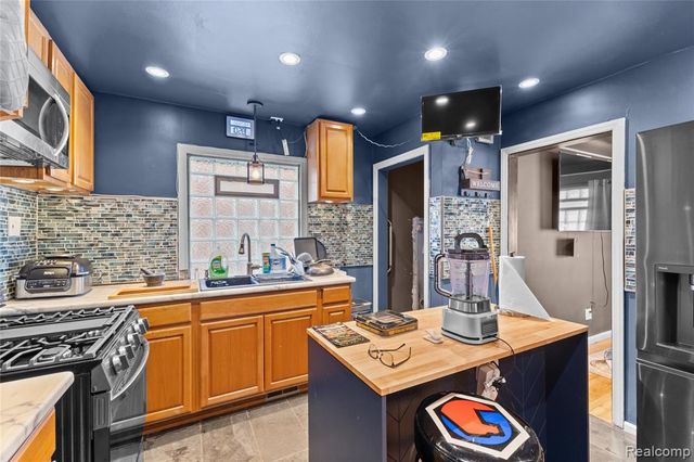 7278 Stout Street, Detroit, MI 48228