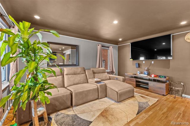 7278 Stout Street, Detroit, MI 48228