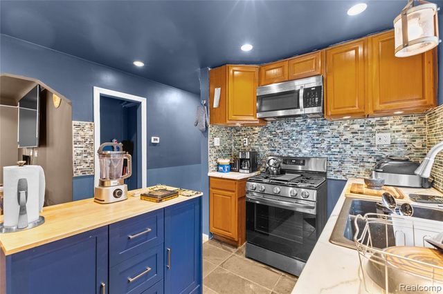 7278 Stout Street, Detroit, MI 48228