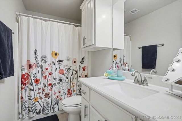 7608 E 82nd Place N, Owasso, OK 74055