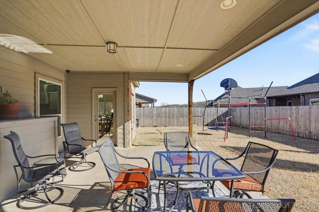 7608 E 82nd Place N, Owasso, OK 74055