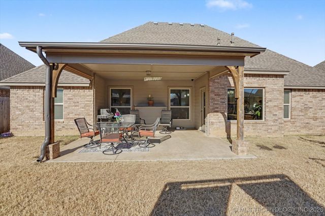 7608 E 82nd Place N, Owasso, OK 74055