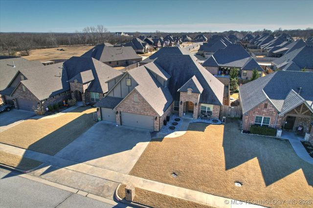 7608 E 82nd Place N, Owasso, OK 74055