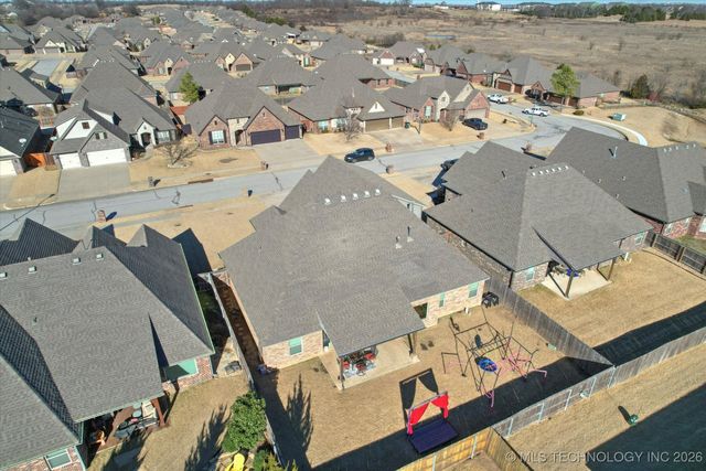 7608 E 82nd Place N, Owasso, OK 74055