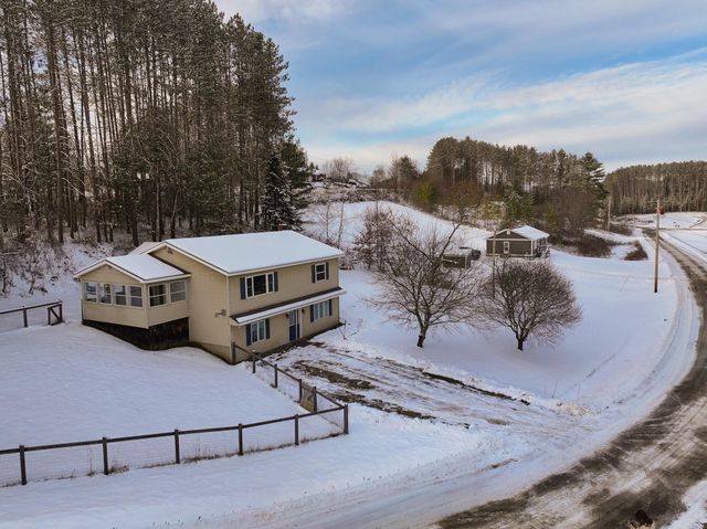 138 Pine Ridge Circle, Lyndon, VT 05851
