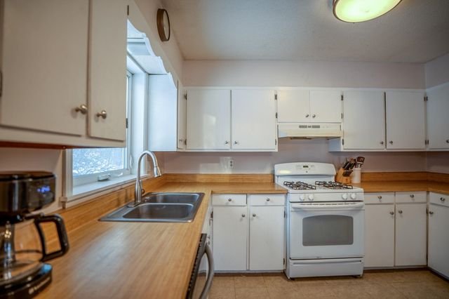 138 Pine Ridge Circle, Lyndon, VT 05851