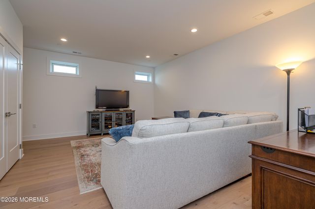 12 Linder Court 186, Middletown, NJ 07748