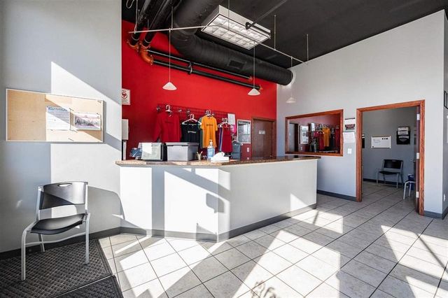 2761 Oakdale Boulevard 1-2, Coralville, IA 52241