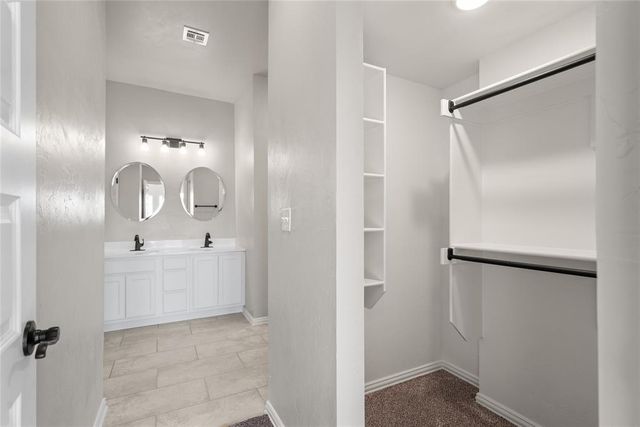 810 Chateau Court, Kingfisher, OK 73750