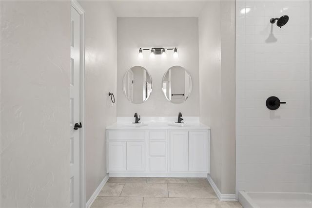 810 Chateau Court, Kingfisher, OK 73750